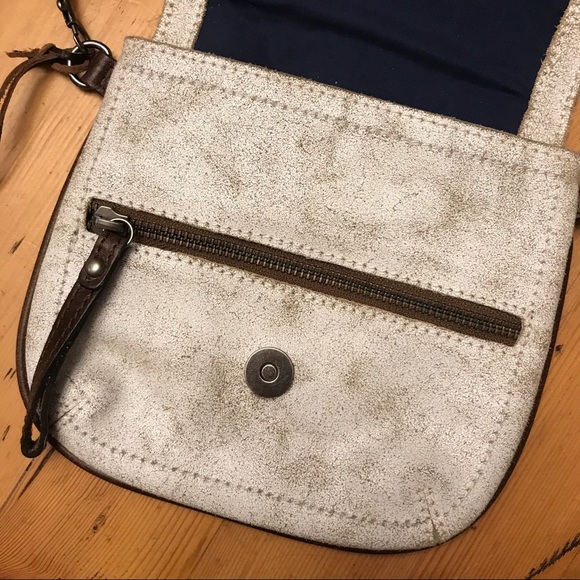 🌸TANO Distressed Leather Crossbody - Picture 4 of 7